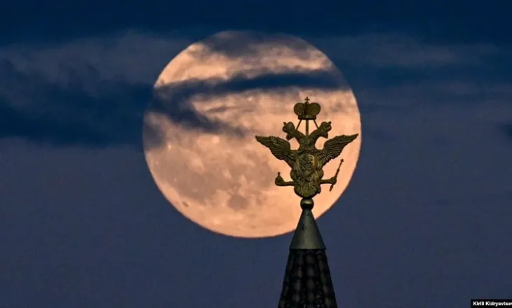 Rusia synon ndërtimin e një centrali energjetik në Hënë deri në vitin 2036
