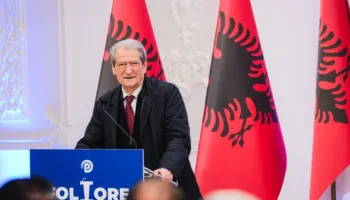 Sali Berisha në turin e Foltores sulmon Bashën: Ish-kryetari i PD në vend që të merrej me votën, u mor me mua