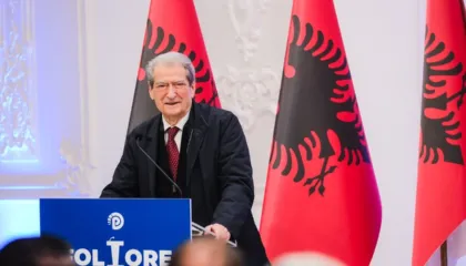 Sali Berisha në turin e Foltores sulmon Bashën: Ish-kryetari i PD në vend që të merrej me votën, u mor me mua