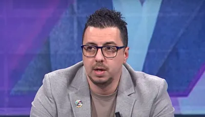 Salianji ia prish gjumin Gazment Bardhit, jo Berishës