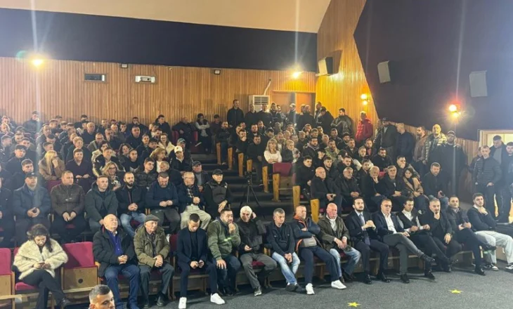 Salianji sfidon Berishën, mbush sallën me demokratë në Gjirokastër