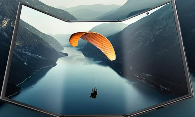 Samsung prezanton Galaxy Z TriFold: Risitë e celularit me dy palosje