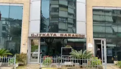 Sarandë/Prokuroria çon në gjyq kryeinspektorin e IVMT-së dhe katër persona të tjerë për ndërtim të paligjshëm në Ksamil