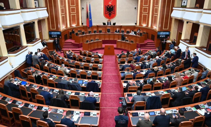 Seancë maratonë/ Miratohen 13 projektligje, AMF me drejtues të ri, zgjidhet Komisioneri i Shërbimit Civil