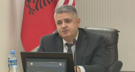 “Secili është kandidat potencial”/ Xholi shpalos platformën për drejtimin: Më shumë qëndroj me ta sesa me familjen