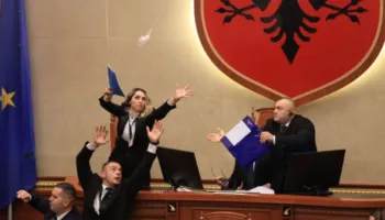 Sefa: PD t’i vinte flakadanët firmave që dhanë vetë për Avokatin e Popullit, jo për betimin e tij