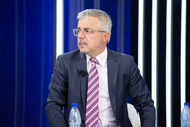 Sejamini: Të gjithë zyrtarët nën hetim të japin dorëheqjen. Veç kështu i afrohemi standardeve të BE