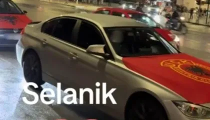 Selaniku ”digjet” me flamujt kuqezi dhe të UÇK-së për 28 Nëntorin