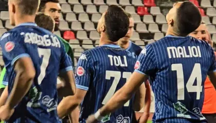 Sfida e fundit e Superiores, “nëndetësja” rrezikon 2 lojtarë