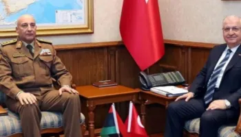 Shefi i ushtrisë së Libisë vritet në një aksident ajror në Turqi