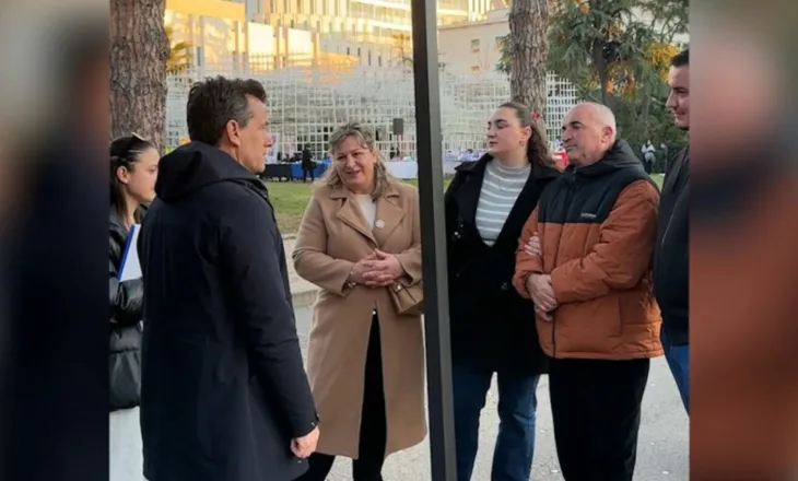 Shehaj në ditën e dytë të fushatës për 100 mijë firma: Në mbrojtje të luftës kundër korrupsionit…