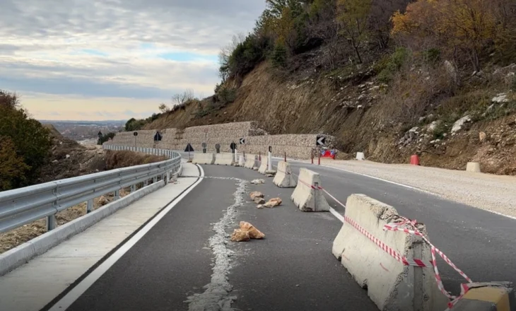 Shembet rruga e re Shëngjin-Velipojë, rrëshqitja e dherave krijon probleme pranë fshatit Rrjoll