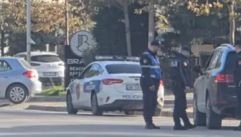 Sherri në Vlorë, policia ndërhyn duke qëlluar në ajër! Dy efektivë të lënduar pasi u goditën fizikisht