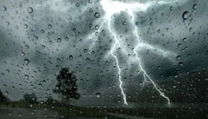 Shi e dëborë, e enjte me mot të paqëndrueshëm, çfarë ndodh me temperaturat