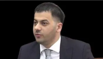 Shishe vere pa pullë fiskale me vlerë rreth 3 mln euro, çfarë sekuestruan agjentët e BKH në shtëpinë e Ergys Agasit