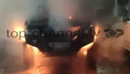Shkrumbohet nga flakët makina në Pogradec, dyshohet për zjarrvënie të qëllimshme