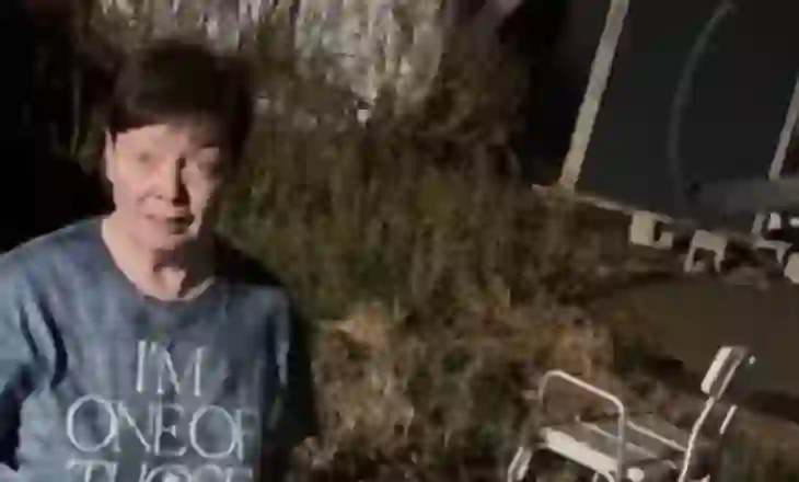 Shokuese/ Njerka mbyll në kafazin e qenit vajzën 22-vjeçare me aftësi të kufizuara! Ulërima, frikë e thirrje për ndihmë (VIDEO)