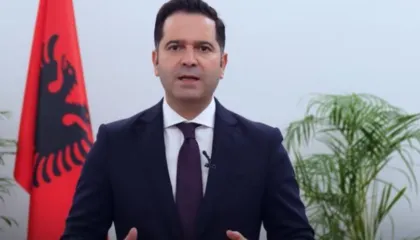 Shpërblim 15 mijë lekë për familjet me ndihmë ekonomike dhe personat me aftësi ndryshe/ Malaj: 150 mln euro shtesë për..