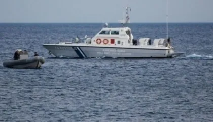 Shpëtohen 52 emigrantë në Egje