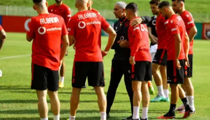 Shqipëria dhe Kosova ruajnë pozitat e tyre në FIFA, Broja nuk harron falënderimet për asistuesin e golit të tij