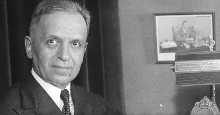 ‘Shqipëria lindi nga Zoti, shpëtoi nga rastësia, vdiq nga politikanët’