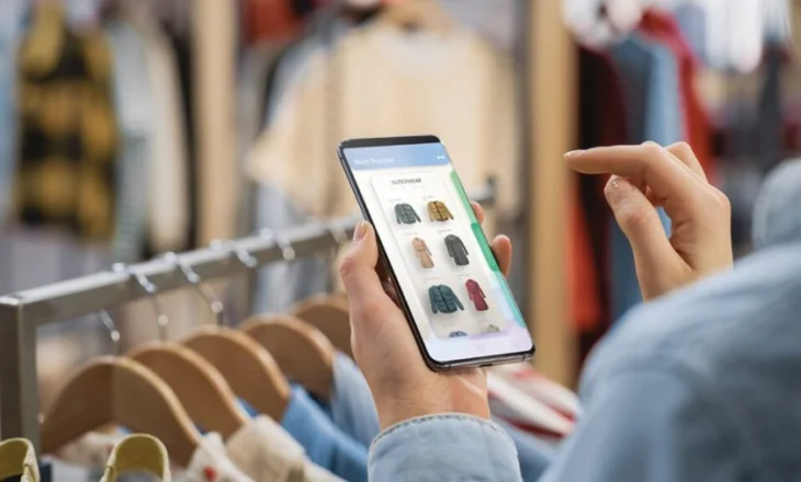 Shqiptarët online, por jo për blerje: Të fundit në Europë për e-commerce dhe banking dixhital