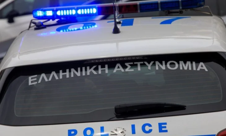 Shqiptari plagos me thikë ish-gruan në Greqi, një muaj më parë ishte nisur nga Shqipëria për ta gjetur