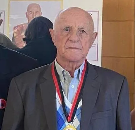 Shuhet në moshën 91-vjeçare Ismet Bellova, zëri legjendar i komentimit të ndeshjeve të futbollit në Radio Tirana