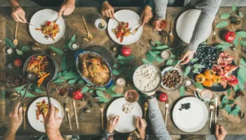 Si të shijoni festat pa shtuar peshë, këshilla të thjeshta