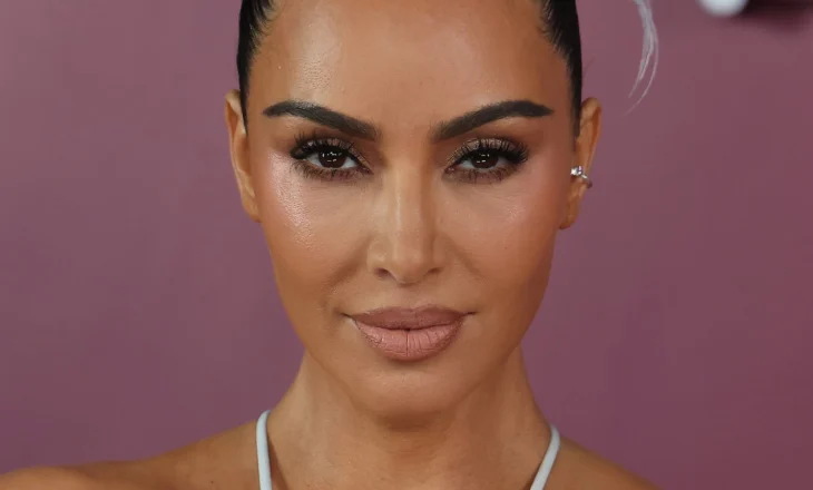 Si u bë Kimberly “Kim” Kardashian: Ylli zbulon historinë para famës