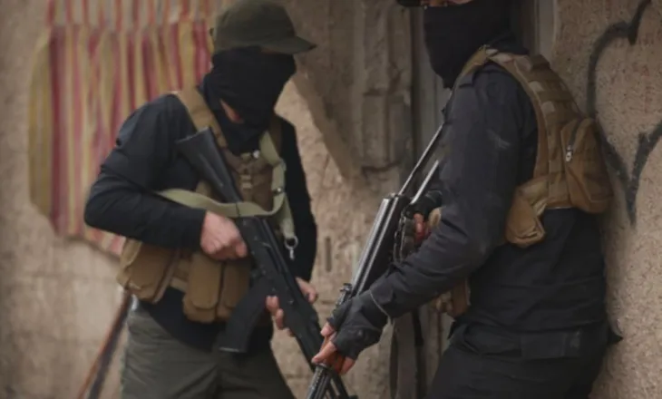 Siria vret një udhëheqës të lartë të ISIS dhe arreston një tjetër, sekuestron gjithashtu armë dhe municione luftarake