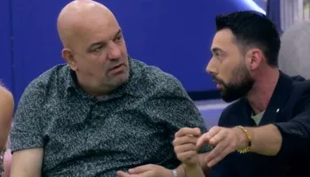 Situata e agravuar, Angelo debaton me banorin: Të shpëtuam ne, do të kishe dalë me Zarf të Zi