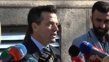 “S’ka më kufi mes krimit dhe shtetit”/ Shehaj nga protesta kundër Ballukut: Duan ta mbyllin çështjen