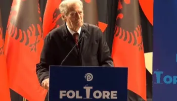 “S’ka rrugë tjetër”/ Berisha thirrje nga Kurbini për rezistencë: Më 22 dhjetor, në protestë deri në rrëzimin e Ramës
