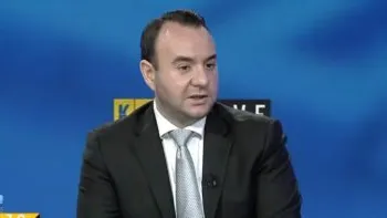 “S’ka vend më për mesazhe, por aksion”/ Balliu i prerë: Lubia ble vota me apartamente, se ka para…