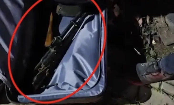 Skandal pranë terminalit/ 24-vjeçari kapet me armë dhe municion