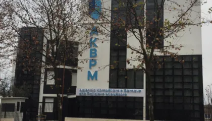 Skandali në heshtje, si po futen në Shqipëri barnat antitumorale që nuk kaluan analizat. Mostrat e para u zëvendësuan në AKBMP për t’i hapur rrugën importit të medikamentit