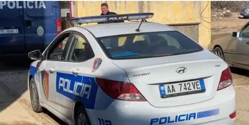 Skemë mashtrimi në kryeqytet/ Çifti merr makina me qira dhe nuk i kthen, merret nën procedim