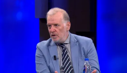 “S`mund të rrimë duarkryq në shtëpinë tonë”/ Lëvizja e Salianjit, Pollo: Moment i papërshtatshëm, shkon në mënyrë të…