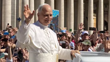 Sot festa e Krishtlindjes, besimtarët luten për më shumë shëndet e mirësi