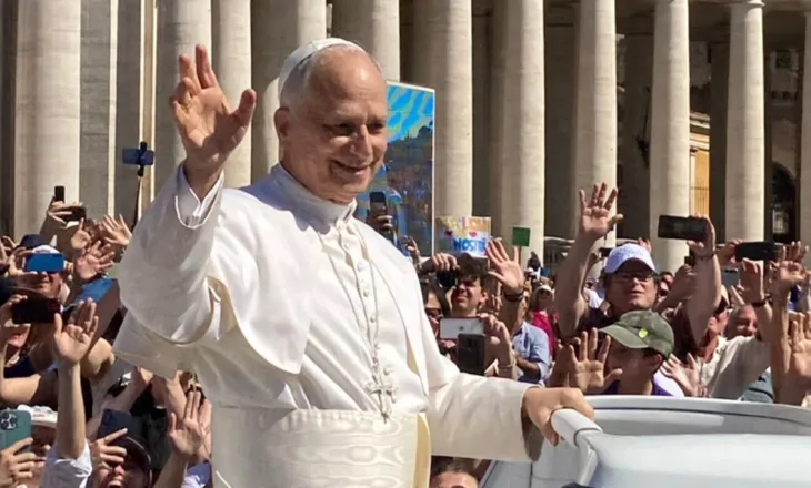 Sot festa e Krishtlindjes, besimtarët luten për më shumë shëndet e mirësi