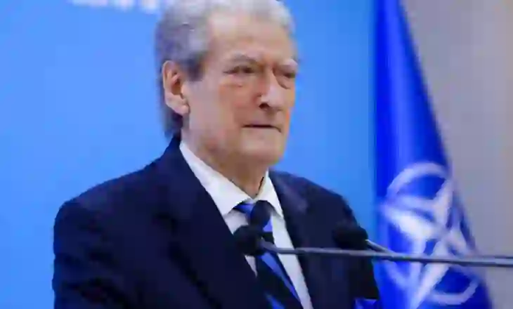 Spahiu: Berisha komunisti i fundit në planet që ka 50 vite pa u larguar nga politika që nga viti 1976