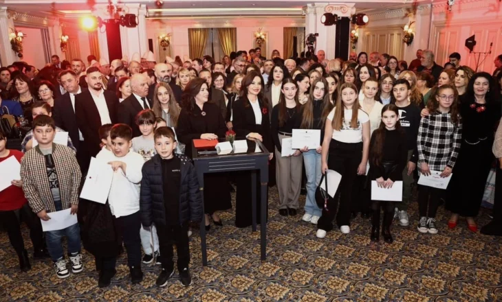 Spiropali me komunitetin shqiptar në Greqi: Ku ka shqiptarë, ka atdhedashuri. Të angazhuar për të arritur marrëveshjen për Pensionet