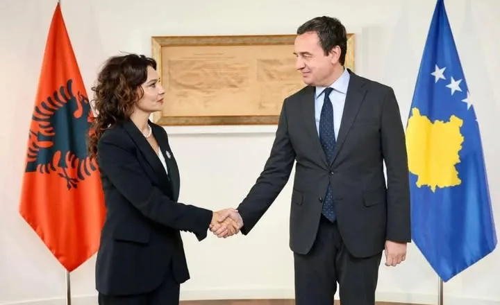Spiropali uron Kurtin: Shqipëria dhe Kosova ecin së bashku drejt rrugës europiane