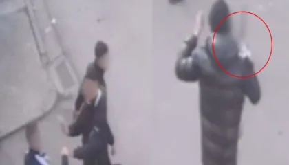 “Sqarohemi pas mësimit!”/ Si nisi sherri me thika mes nxenesve, dyshohet për… “hakmarrje” (PAMJE)