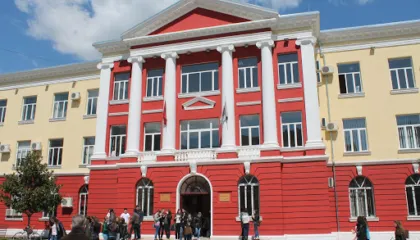 “Studentët me mesataren më të lartë zgjedhin privatët”/ Raporti i QSHA: Janë 10 mijë vende bosh në Universitet