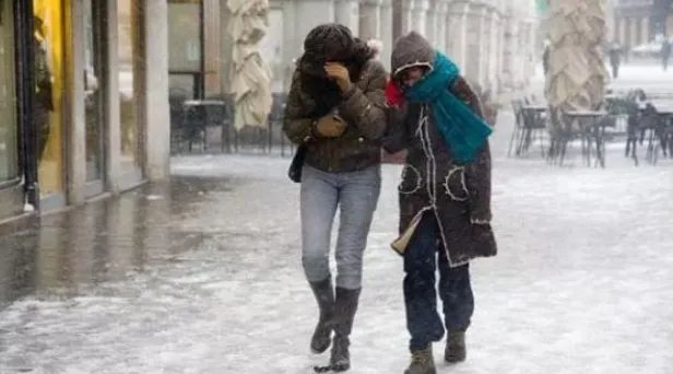 Stuhi shiu, reshje dëbore dhe temperatura të ulta! Italia në alarm nga moti i keq