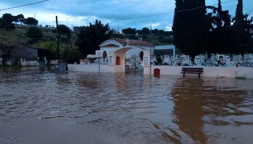 Stuhia Bajron ‘godet’ vendin, shtëpi të përmbytura dhe njerëz të bllokuar