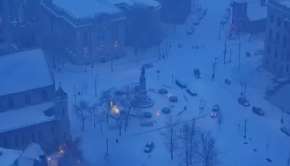 Stuhia e borës, anulohen fluturimet në SHBA! Edhe vendet nordike përfshihen nga një stuhi e fuqishme