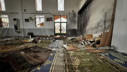 Sulm i përgjakshëm në Siri/ Plagosje dhe vdekje në një xhami, destabilizohet qeveria e re